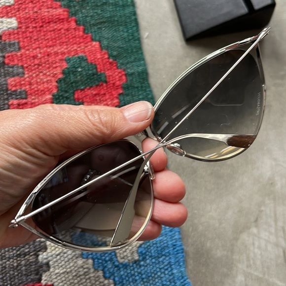 Dior New 65mm Woman’s Sunglasses with Black leather case - Picture 4 of 16